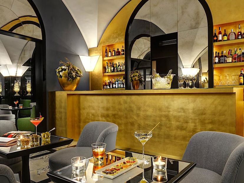 Lounge Bar