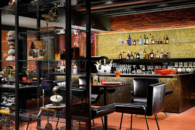 Bar