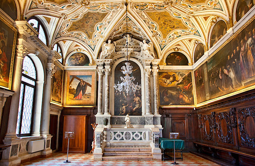 Basilica San Giovanni e Paolo Interior