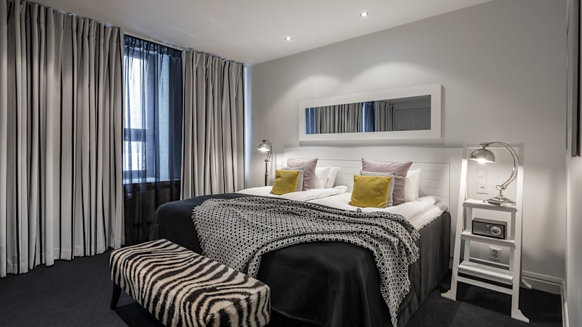 Lux Room