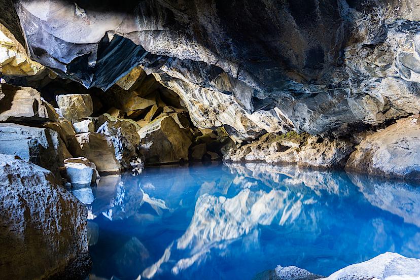 Grjotagja Cave