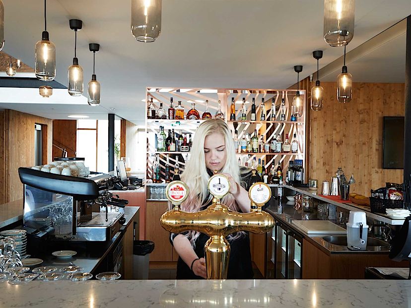 Bar