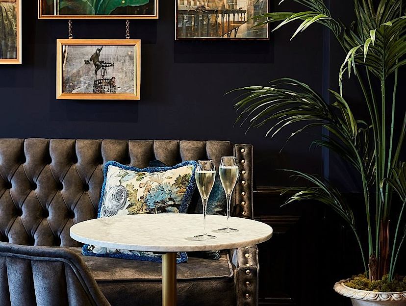 Bar Lounge