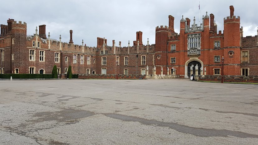 HAMPTON COURT PALACE