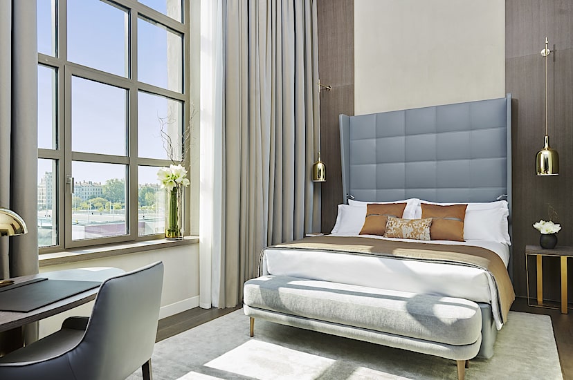 Executive King River View Room