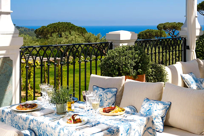 Terrace Dining