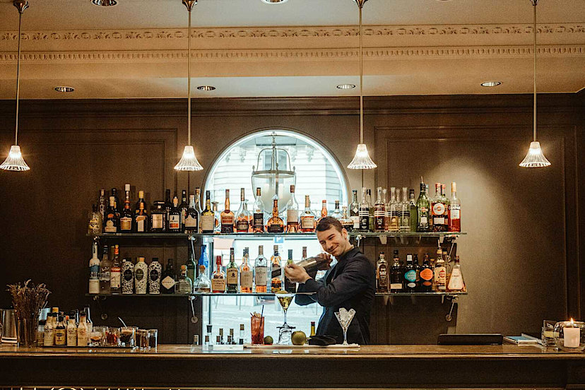 Bar