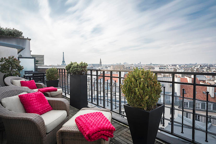 Rooftop Lounge