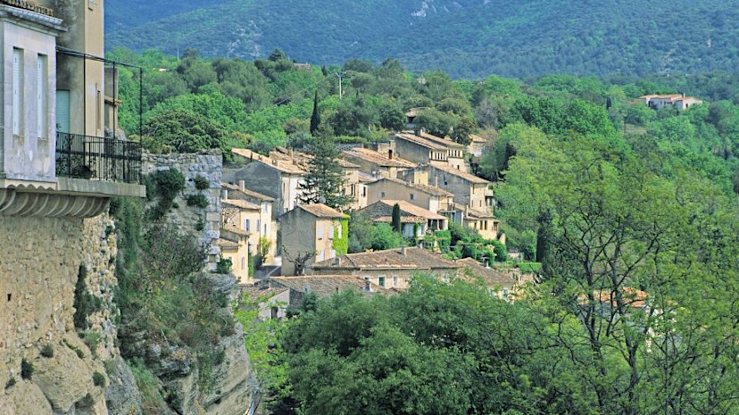 Menerbes