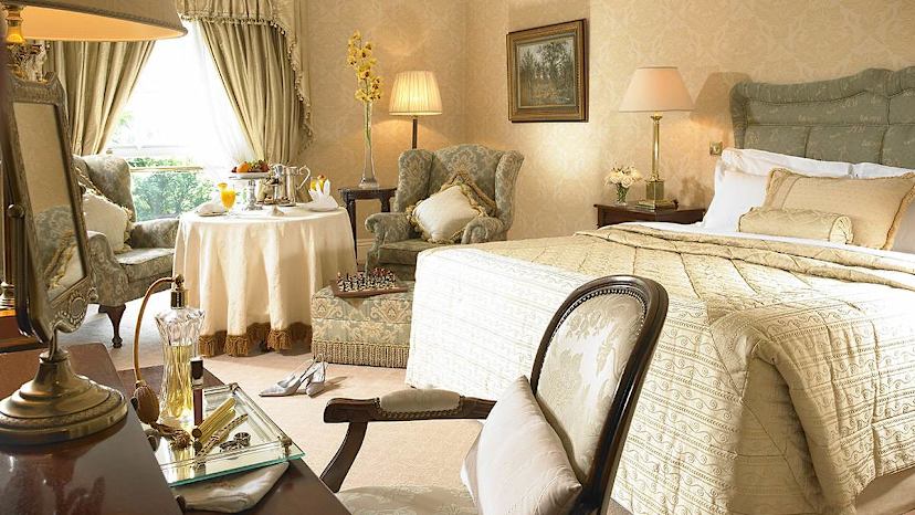 manor room