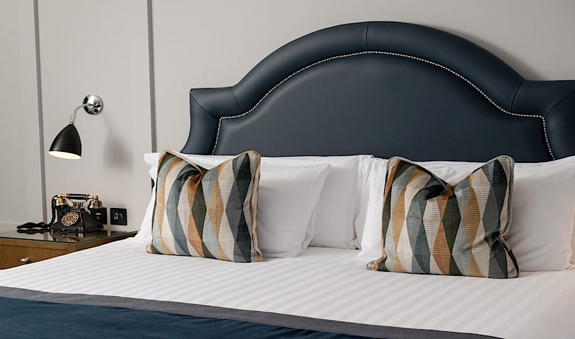Https://Www.Bishopsgatehotelderry.Com/Deluxe Rooms.Html