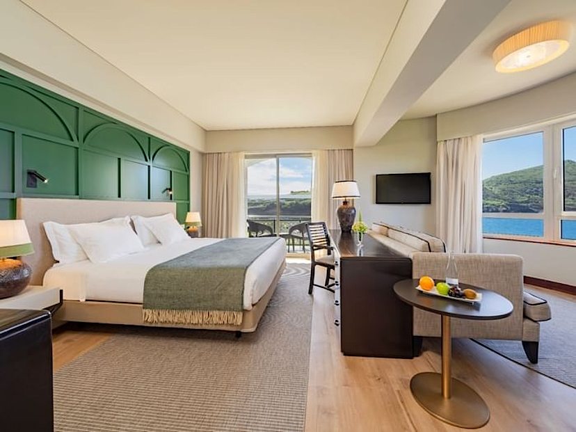 Jr Suite