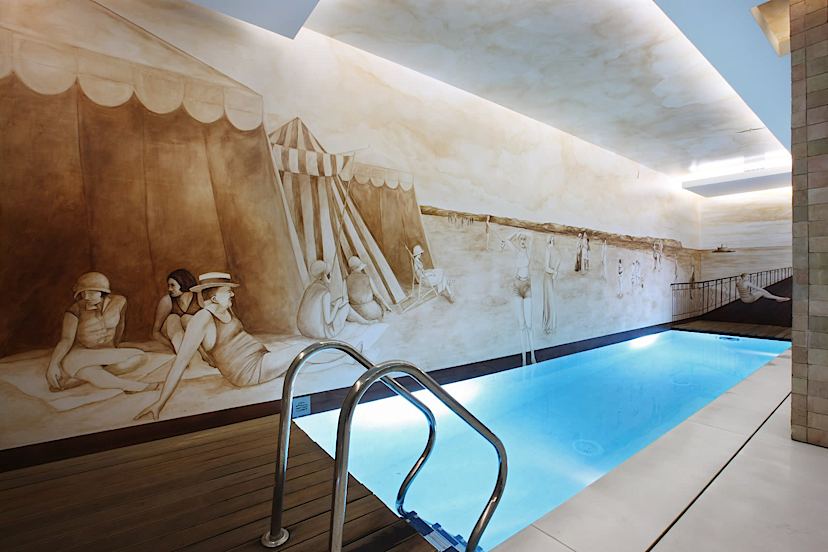Jet pool