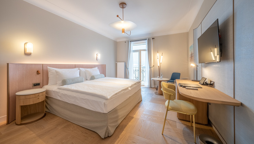 Deluxe Room Lake Side