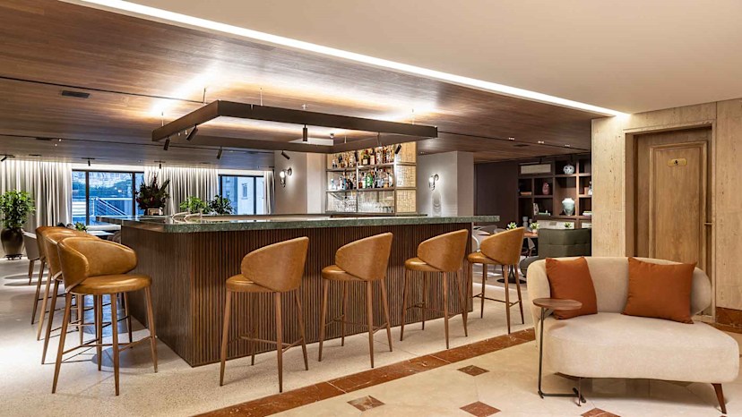 Lounge Bar