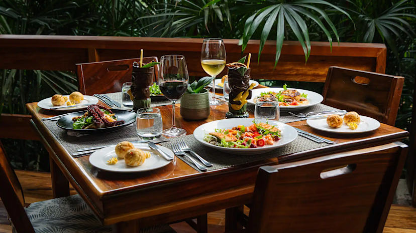 Dining at Chachagua