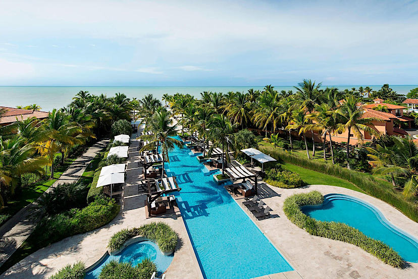 El Faro Beach Club