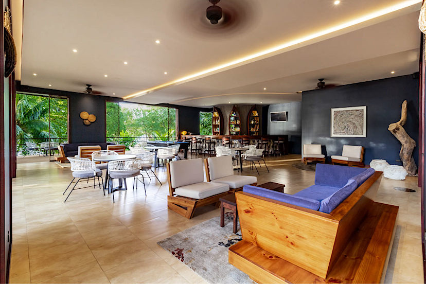 Lounge Bar