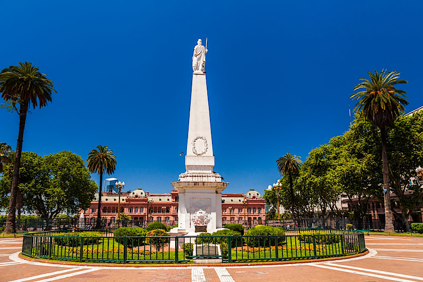 the piramide de mayo in buenos aires