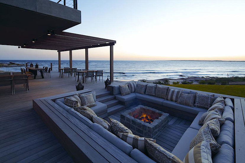 Outdoor Lounge