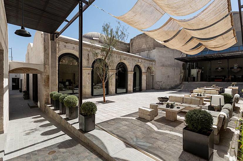 CIRQA Relais & ChÂTeaux