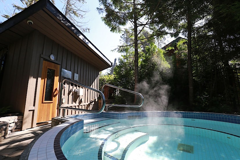 Sauna & Hot Tub