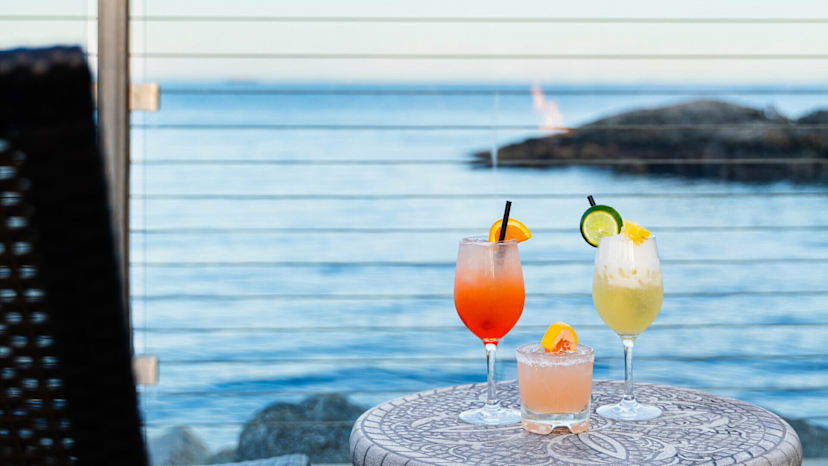 Pool Bar