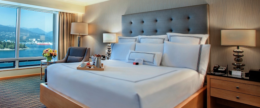 Deluxe Harbour King Room
