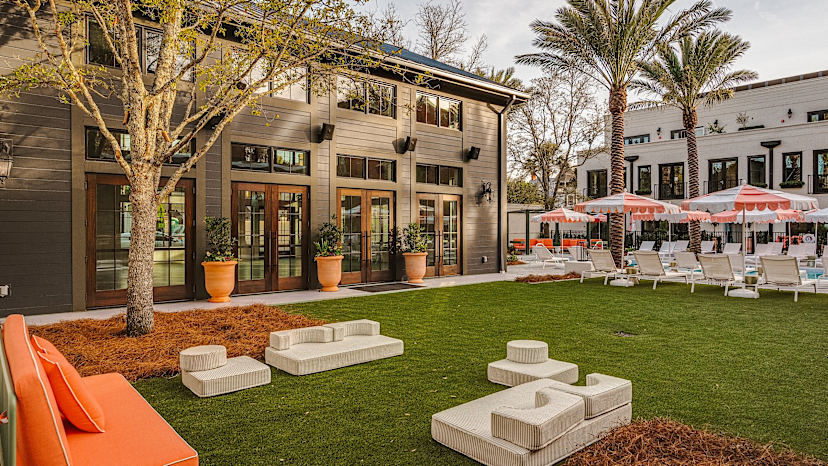 Outdoor Lounge