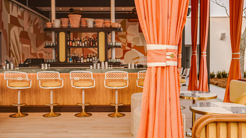 Pool Bar