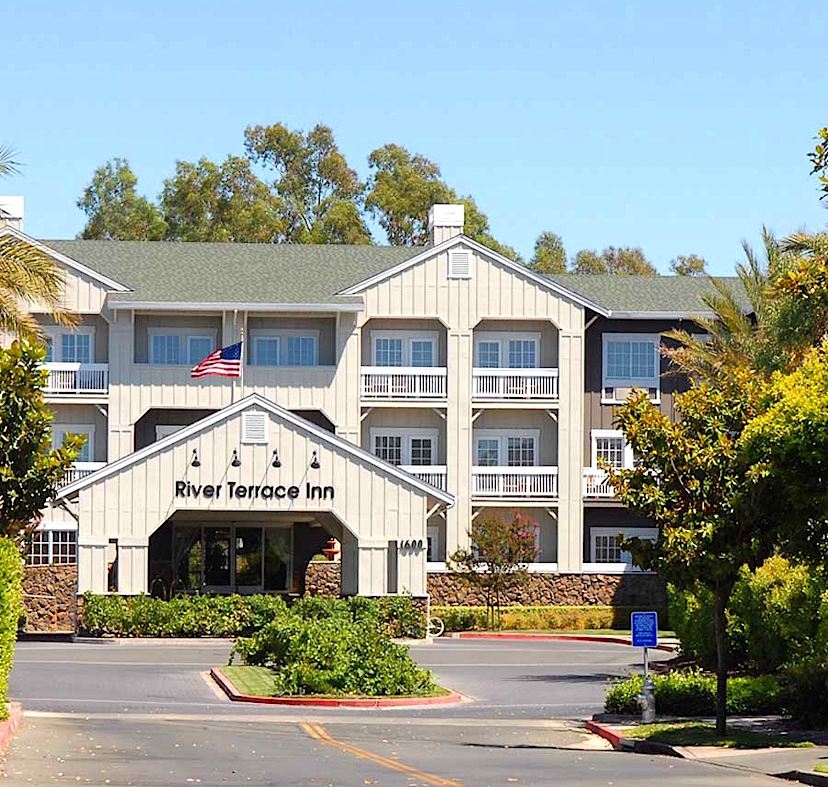 River Terrace Inn