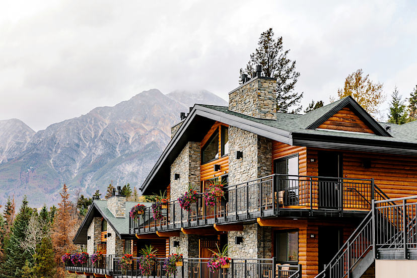 Pyramid Lake Lodge