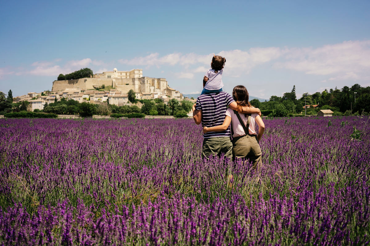 DISCOVER ANCESTRAL TRAVEL