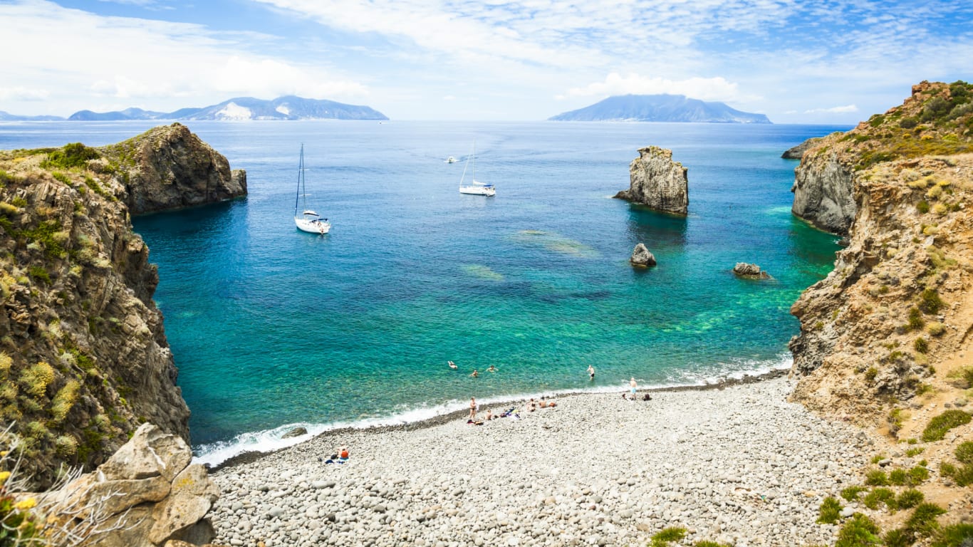Sicily Aeolian Islands On A Luxury Catamaran Italy Yachts Luxury 