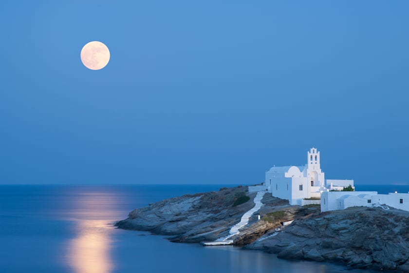 Welcome to the Cyclades, Athens