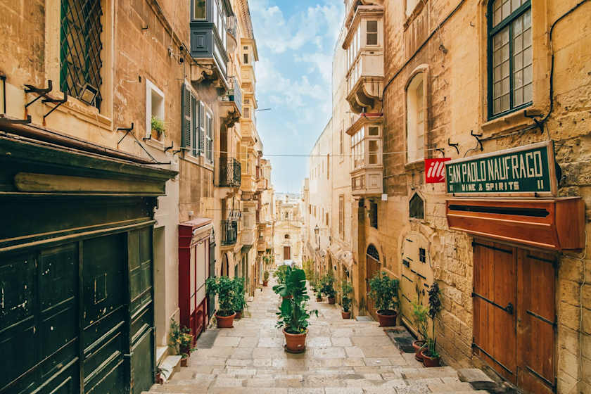 Pound the Pavement, Valletta